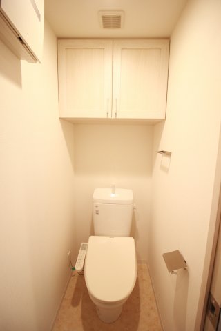 トイレ　温水洗浄便座付き