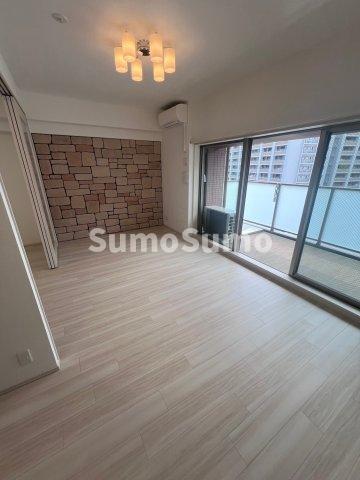 居室・リビング　こちらのリビングで趣味の時間をお楽しみください