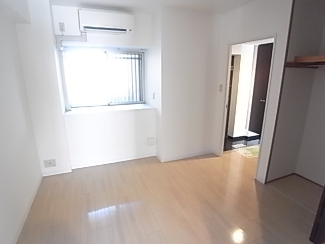 その他部屋・スペース　広くて明るい寝室