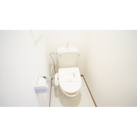 トイレ　温水洗浄便座