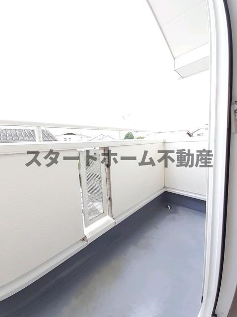 バルコニー　開放的で明るい空間を演出してくれるバルコニーです