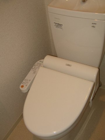 トイレ　嬉しい温水洗浄便座※同仕様