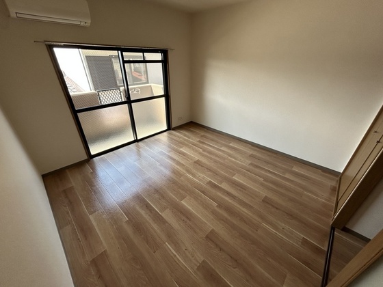 居室・リビング　※別部屋の写真です