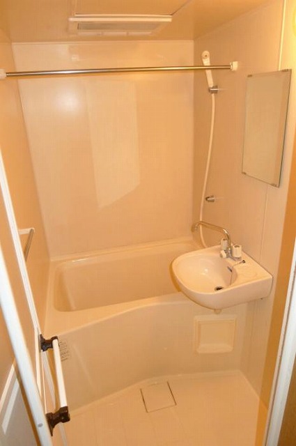 バス・シャワールーム　お風呂で日々の疲れを落としましょう