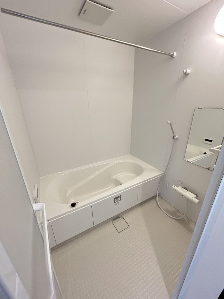 バス・シャワールーム　ユニットバスは1坪タイプの1616サイズ