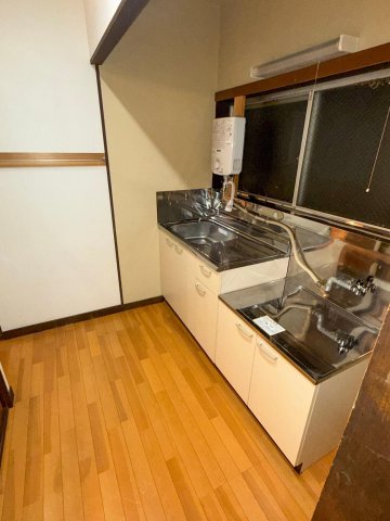 キッチン　キッチン。クリーニングしてキレイです