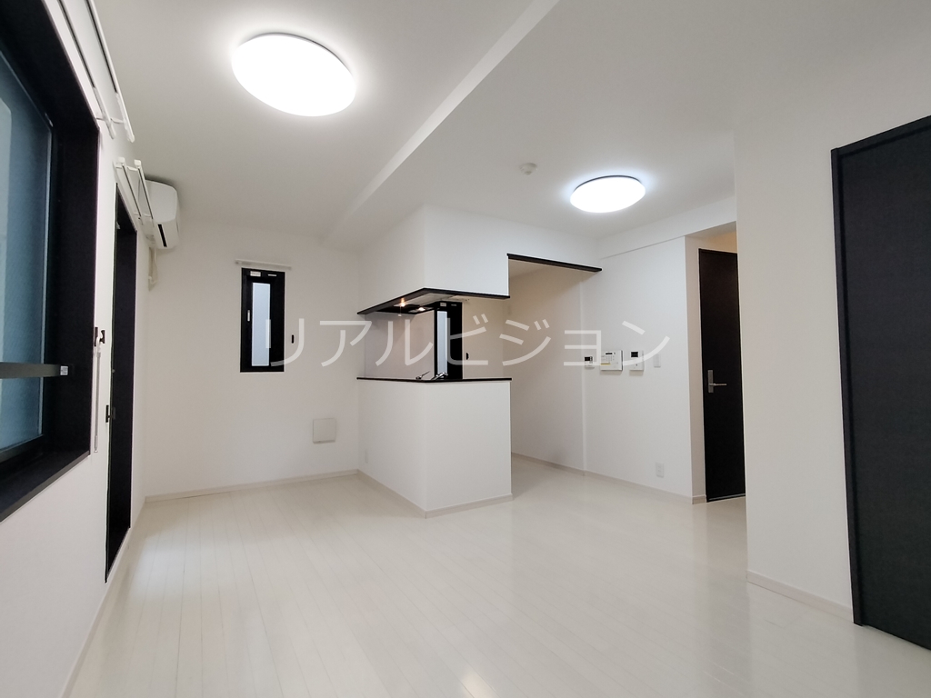 居室・リビング　別号室参考写真