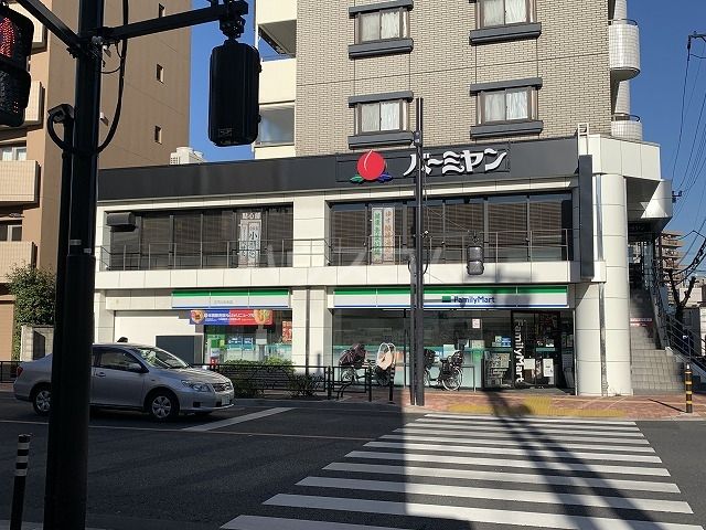 コンビニ　ファミリーマート 江戸川中央店（コンビニ）まで215m