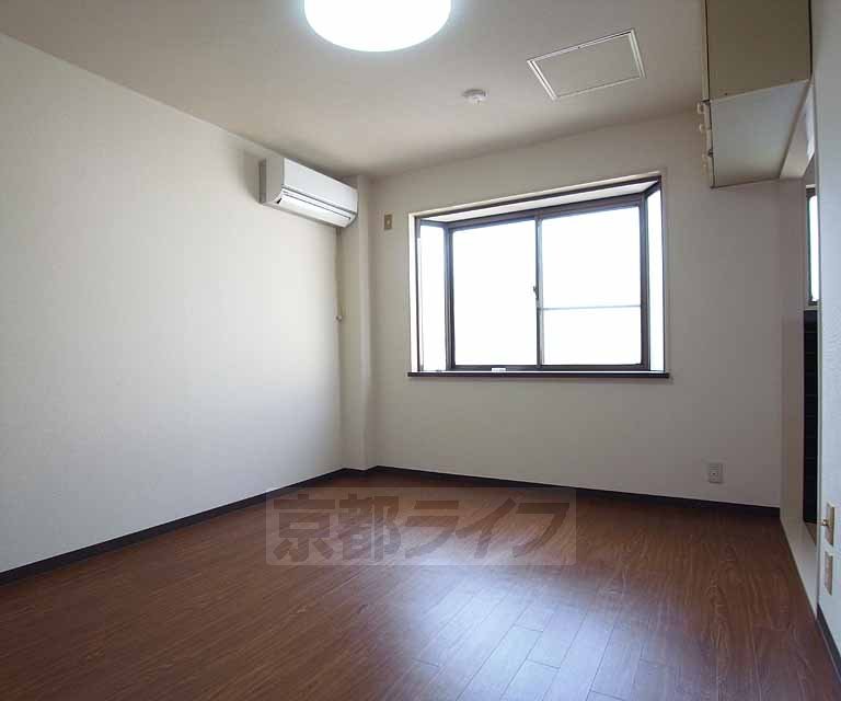 居室・リビング　明るいお部屋ですね。