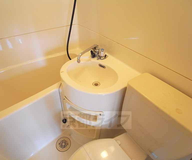 洗面設備　浴室内に洗面台があります。