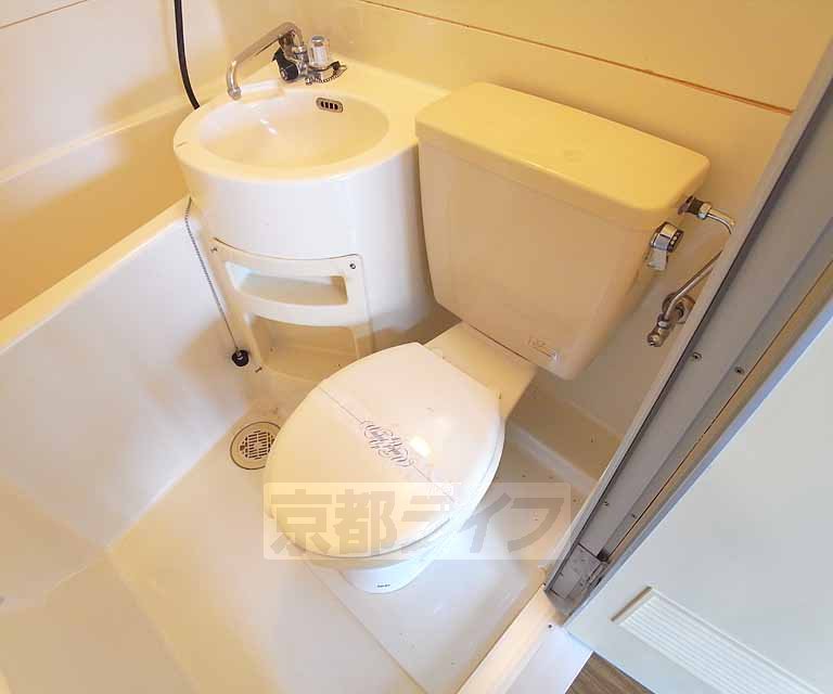 トイレ　清潔感のあるトイレです。