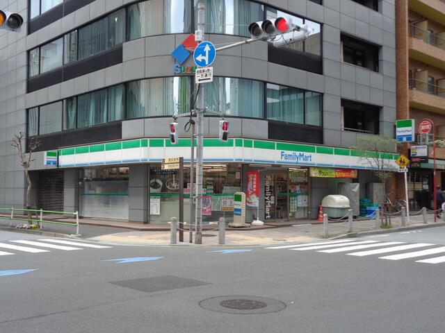 コンビニ　ファミリーマート 芝公園一丁目店（コンビニ）まで130m