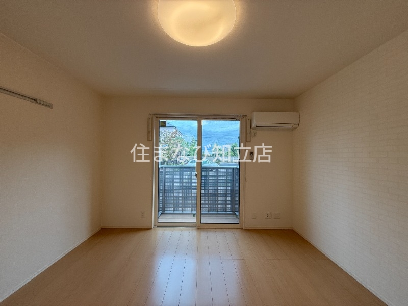 居室・リビング　同型別部屋写真