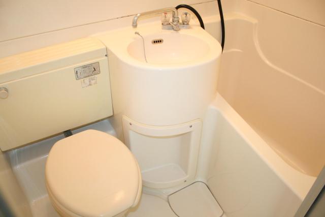 バス・シャワールーム　※同タイプ部屋の写真です。