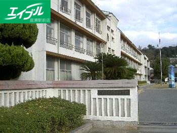 小学校　倉敷市立倉敷西小学校（小学校）まで1076m