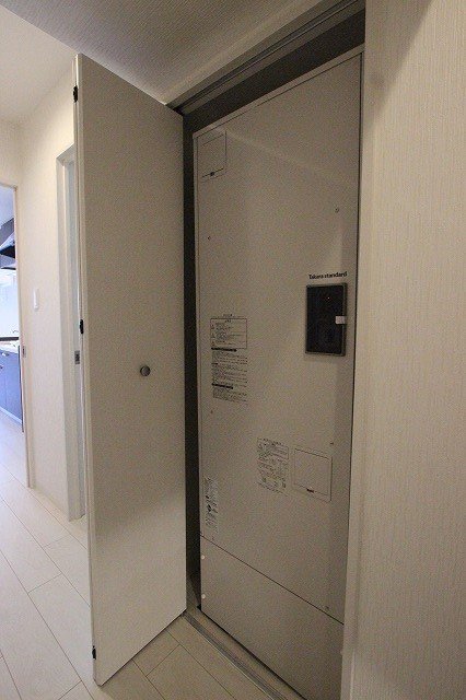 玄関　同物件別号室のものです。