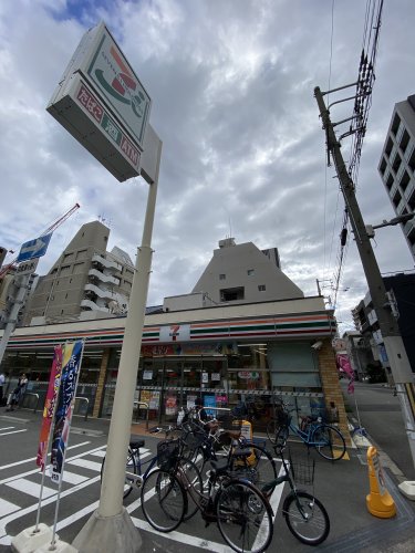 コンビニ　セブンイレブン（コンビニ）まで20m