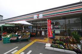 コンビニ　セブンイレブン 世田谷弦巻1丁目店（コンビニ）まで577m