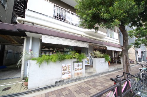 飲食店　TABLES CoffeeBakery & Diner(タブ（飲食店）まで182m