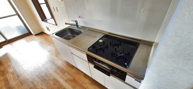 キッチン　※クリーニング前のお写真となります。