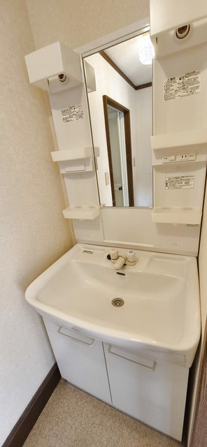 洗面設備　※クリーニング前のお写真となります。