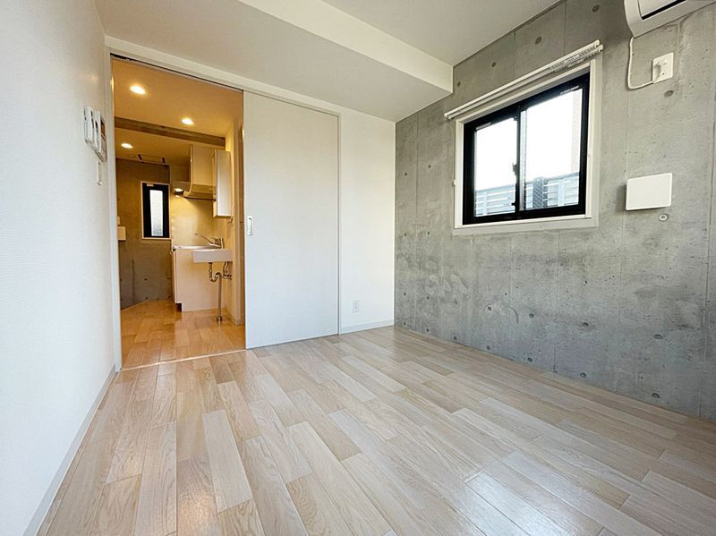 居室・リビング　☆明るい洋室☆