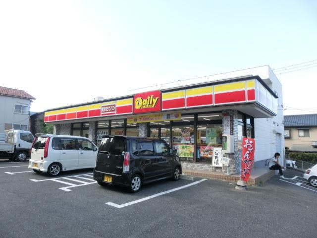 コンビニ　デイリーヤマザキ（コンビニ）まで80m