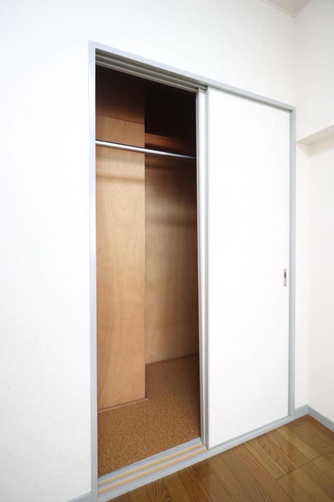 収納　リフォーム前のお写真です