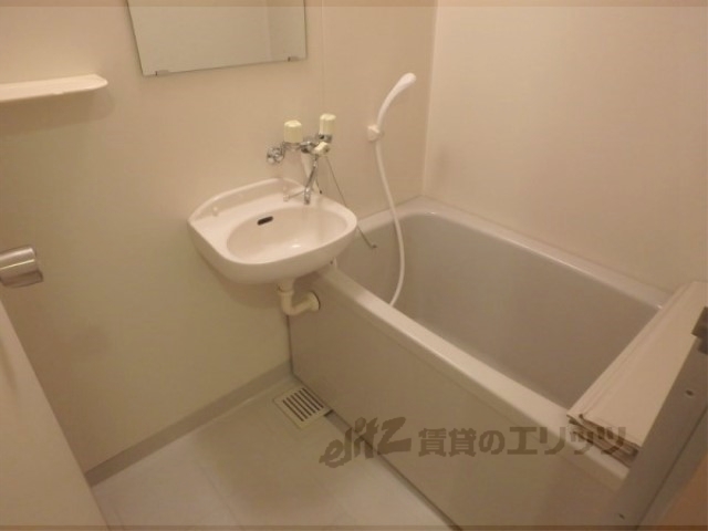 バス・シャワールーム　バス