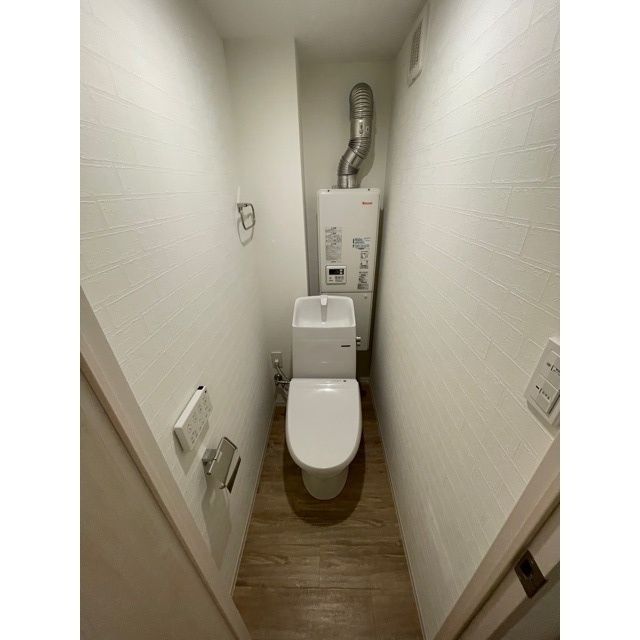 トイレ　別号室参考写真