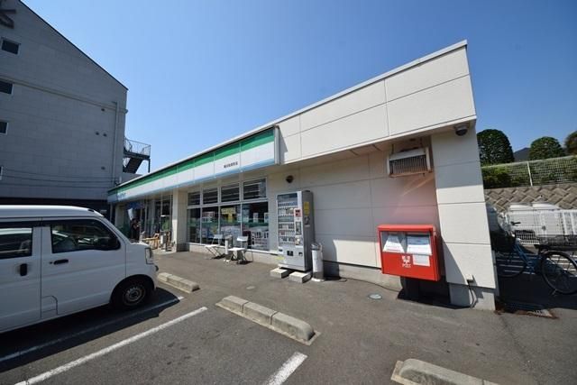 コンビニ　ファミリーマート横浜和泉町店（コンビニ）まで1022m