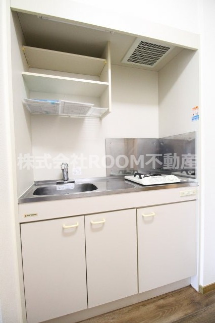 キッチン　コンパクトなキッチンで掃除もラクラク