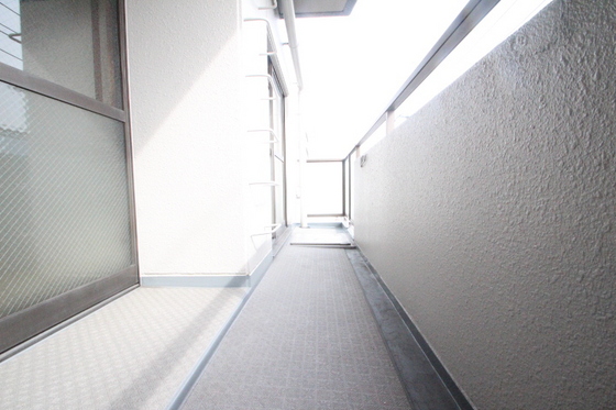 バルコニー　※別号室の写真です。