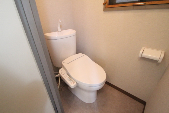 トイレ　※別号室の写真です。