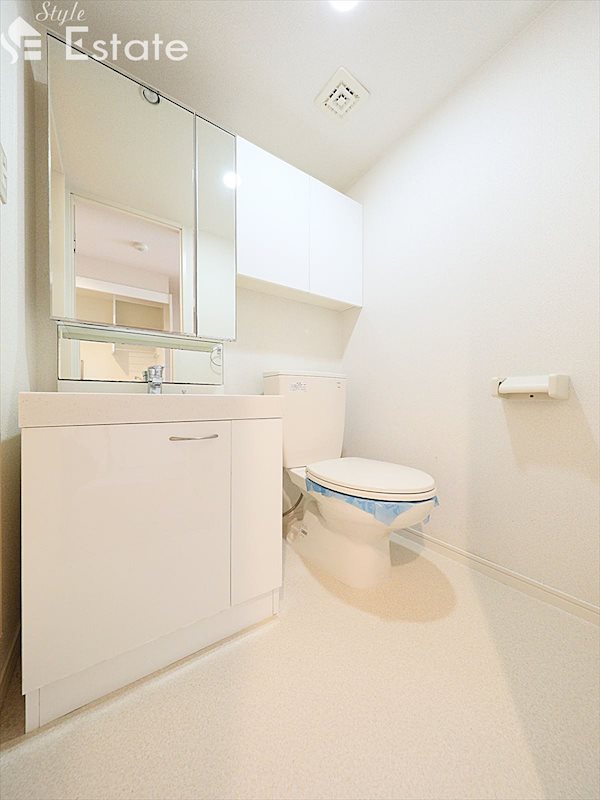 洗面設備　同仕様内装