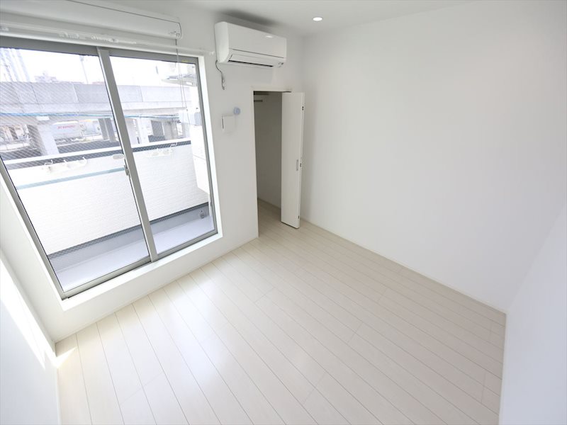 バルコニー　洋室6.2帖　クローゼット　エアコン付