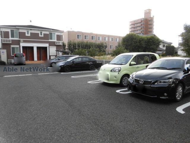 駐車場　駐車場