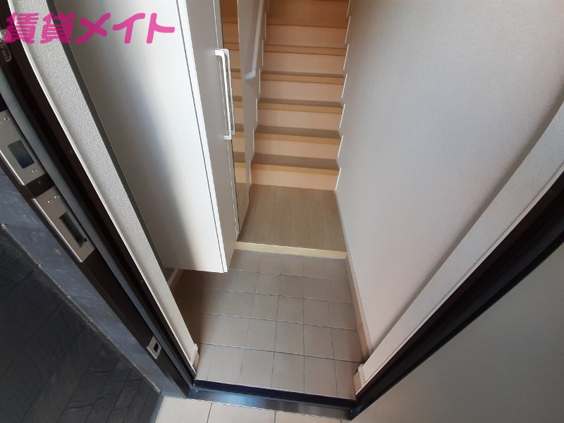 玄関　同型参考写真