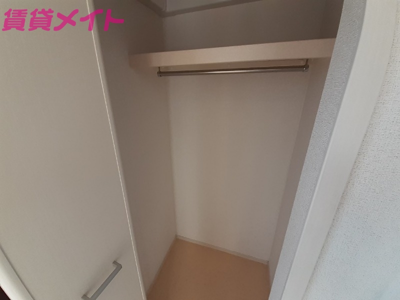 収納　同型参考写真