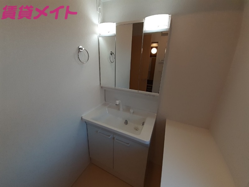 洗面設備　同型参考写真