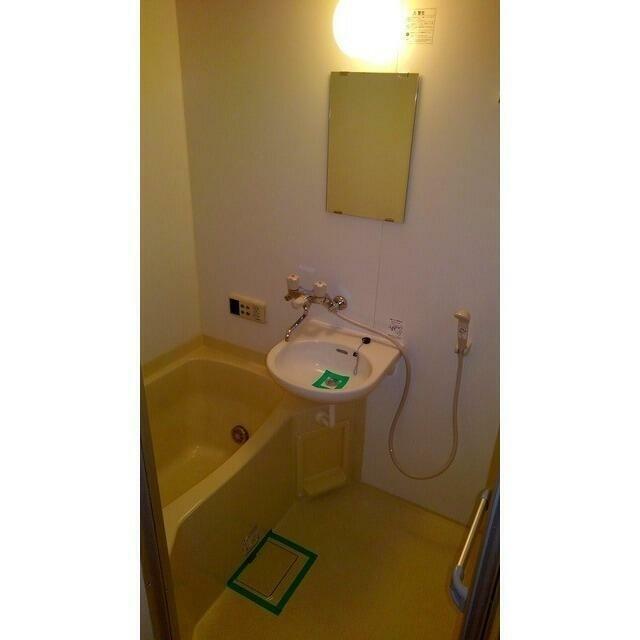 バス・シャワールーム　※別部屋の画像です