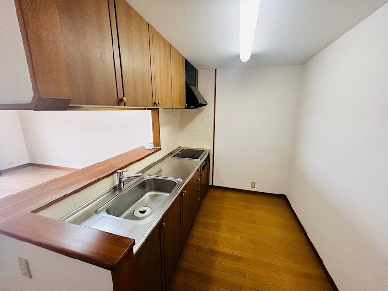 キッチン　※同タイプの間取りの写真です。現状を優先します。