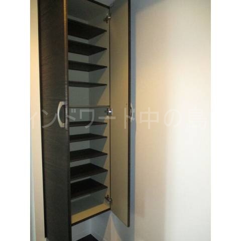 玄関　詳細は、ウィンドワード中の島店までご相談下さい。