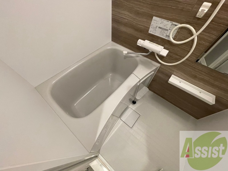 バス・シャワールーム　ユニットバスです。疲れを癒すのに欠かせませんね！