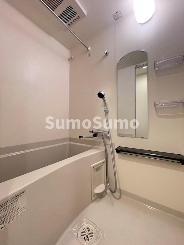 バス・シャワールーム　コンパクトで使いやすいお風呂です