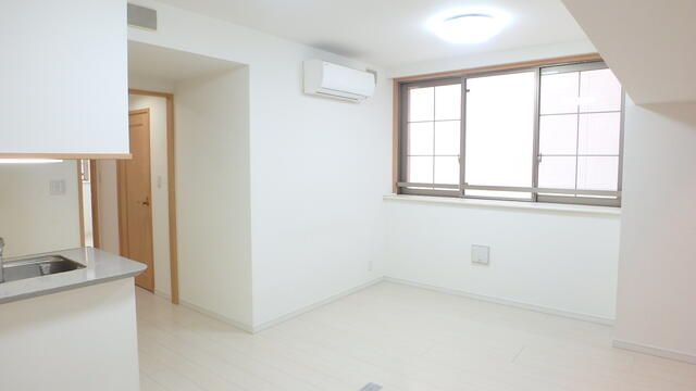 居室・リビング　ゆったり過ごせる居間です