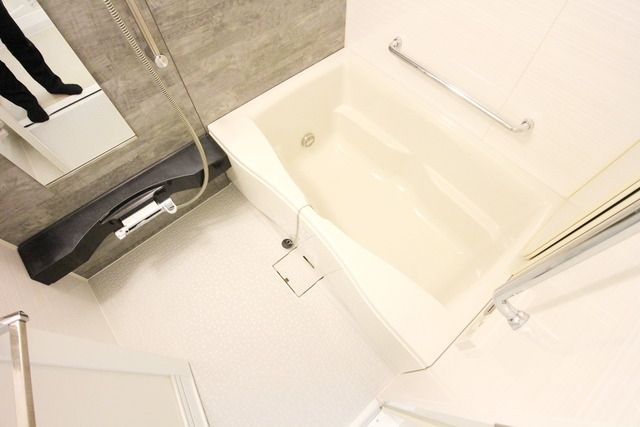 バス・シャワールーム　★追焚き・浴室乾燥完備★