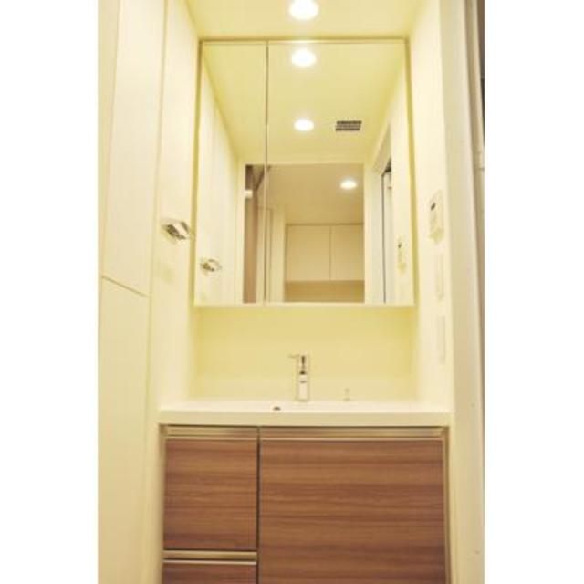 洗面設備　※写真は同タイプ住戸です。