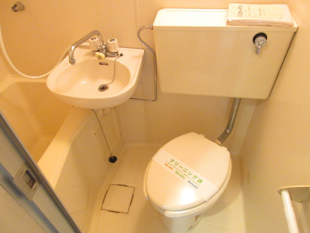 トイレ　同一建物４０６号室の写真掲載