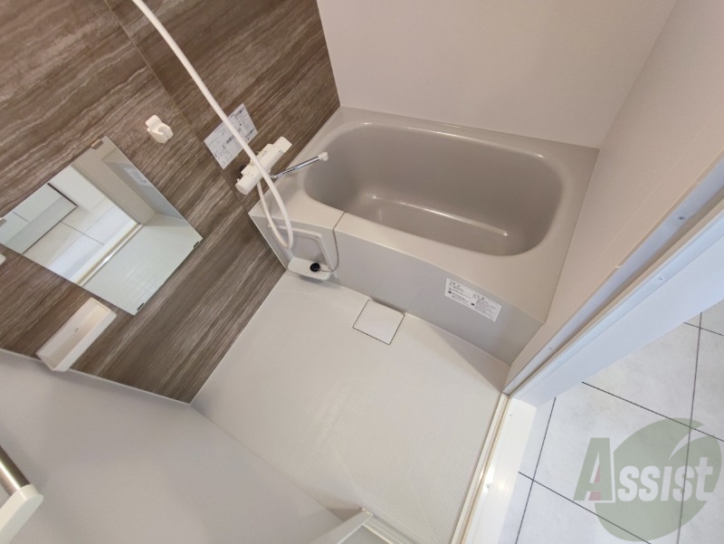 バス・シャワールーム　お風呂になります。一日の疲れを癒してくださいね。